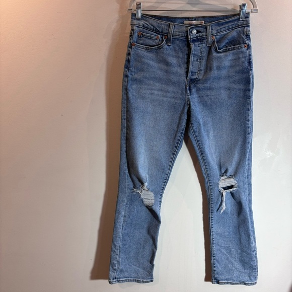 LEVI’S Sz 29 Wedgie Straight Light Wash Distressed Button Fly Jeans - Picture 1 of 10